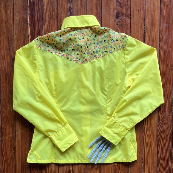 ✨ SOLD ✨ Vintage 60s Dagger Collar Floral Western Button Down Nylon Shirt ~ M - Picture 9 of 9